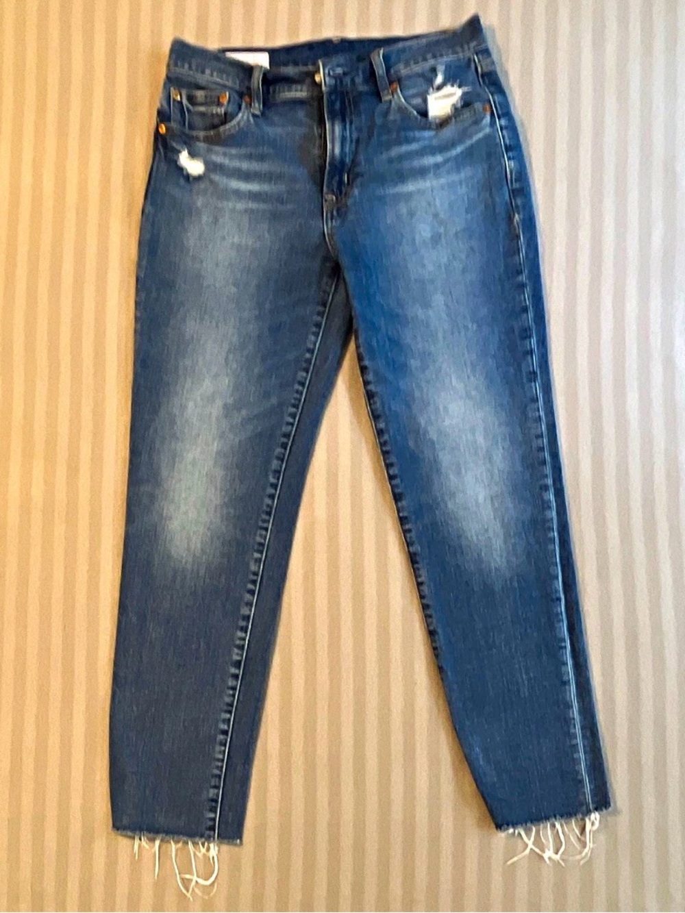 GAP Distressed Ankle Crop Jeans in Medium Blue